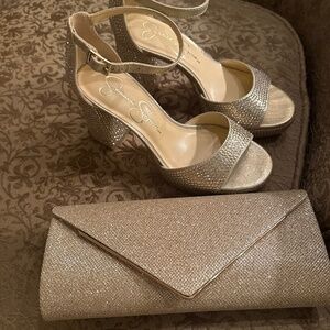 Elegant Champagne/gold Jessica Simpson Kaliah2 block  heel sandals & clutch set